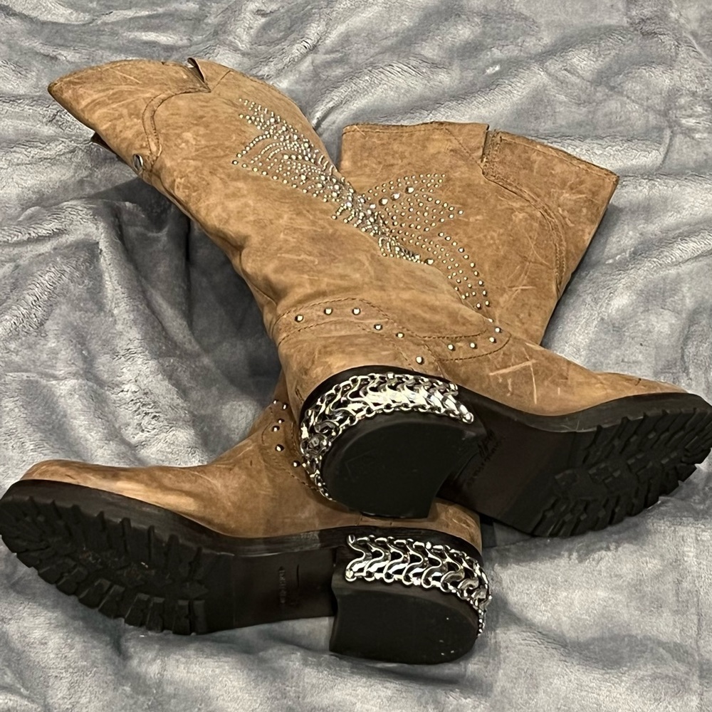 Donald J Pliner boots size 7